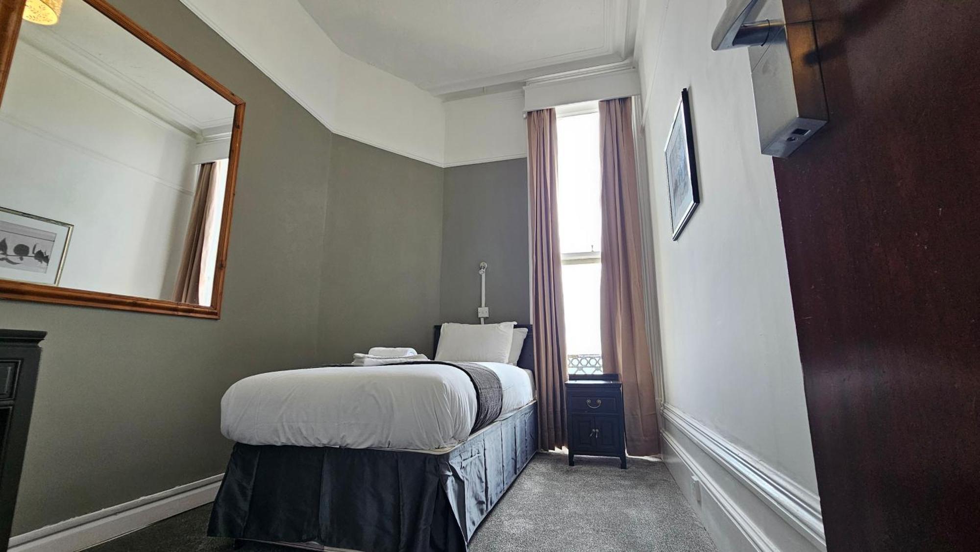The Strand Hotel Eastbourne Exterior photo